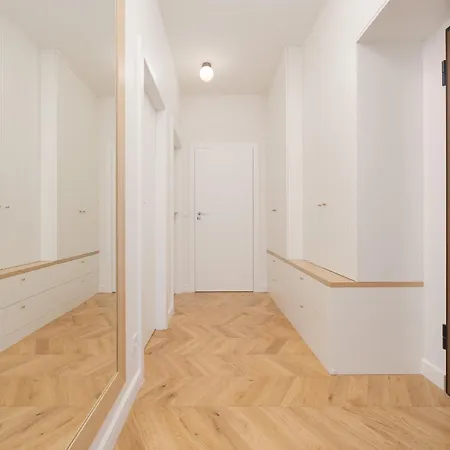 Apartment Wilanow Family With Parking & Gym By Renters Prestige Warsaw