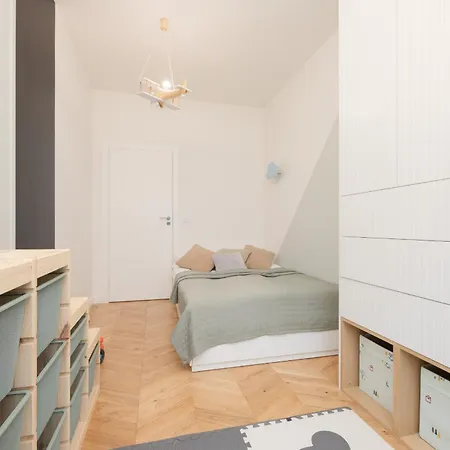 Wilanow Family With Parking & Gym By Renters Prestige Warsaw