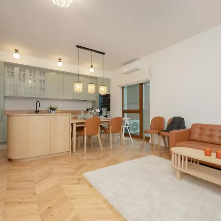 Wilanow Family With Parking & Gym By Renters Prestige