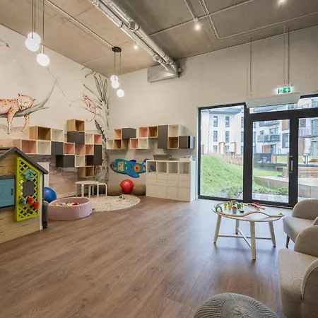 Wilanow Family With Parking & Gym By Renters Prestige דירה *